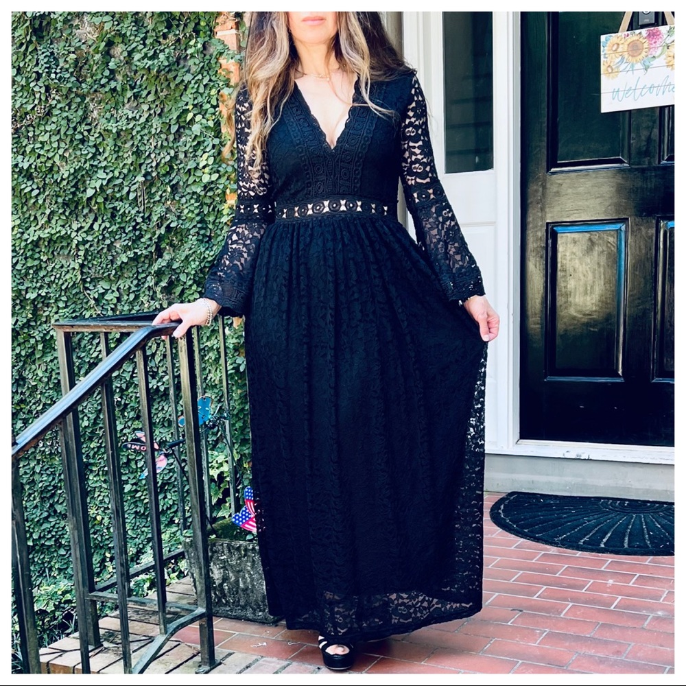 02 ✨LAST ONE✨Paris Black Lace Lined Fabulous Unique V Front Maxi Dress - Picture 6 of 8